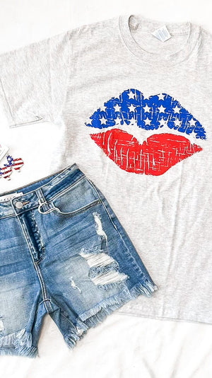 Red and Blue Lips with Star Details Graphic Tee-Grey