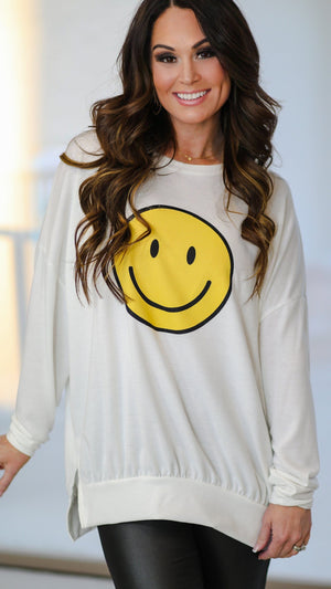Smiley Face Graphic Top-White/Yellow
